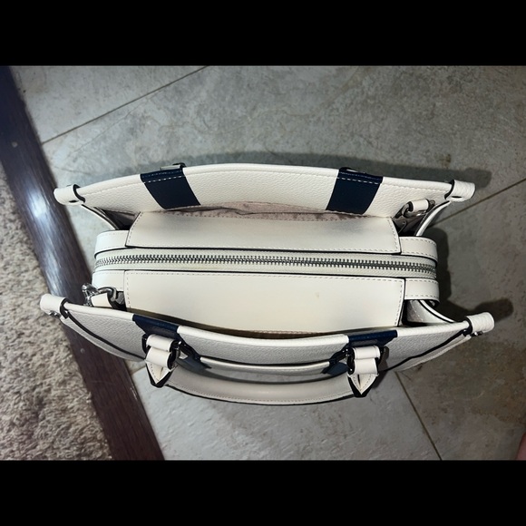 Calvin Klein Purse - Picture 2 of 6